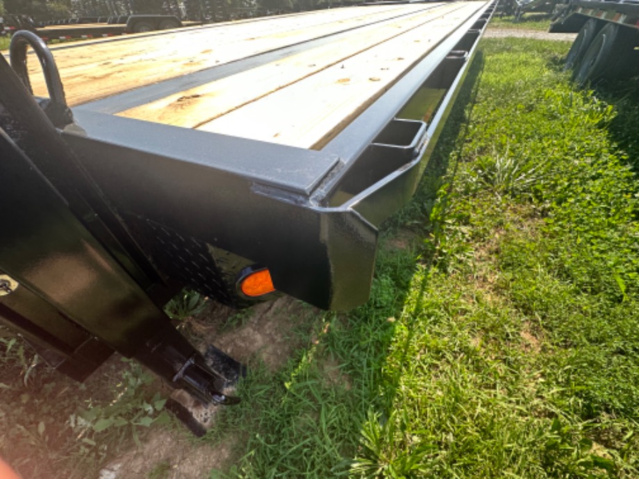 M10021 Skid Steer Trailers 