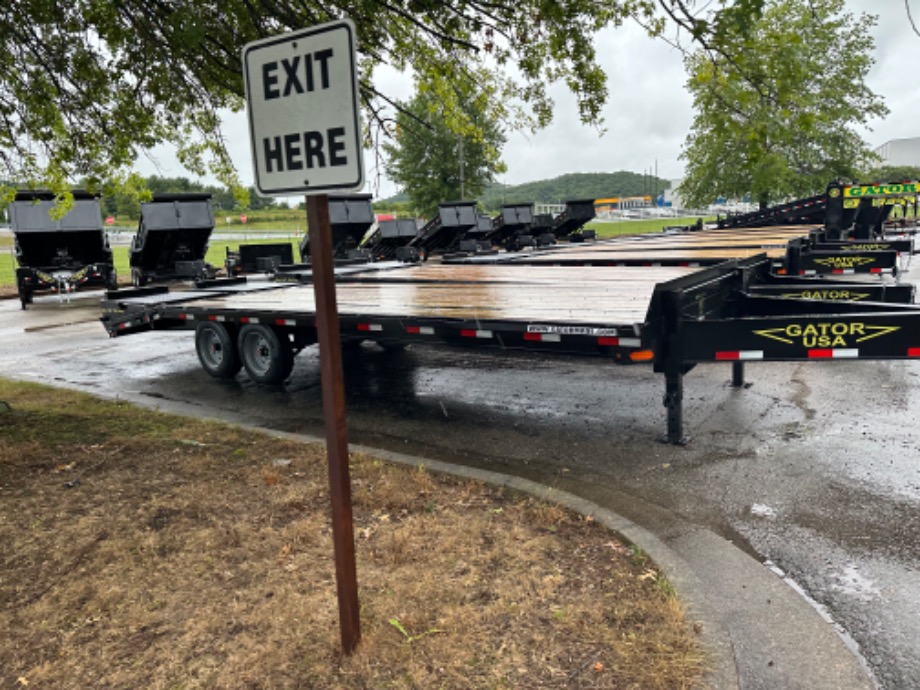 M10028 Skid Steer Trailers 