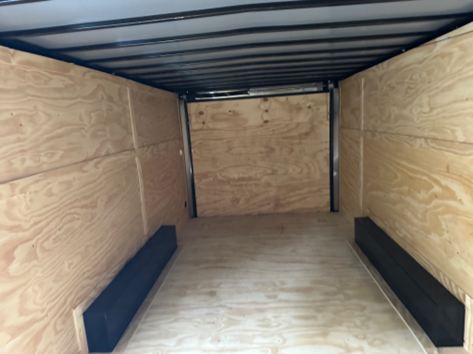 M10032 Best Enclosed Trailer 