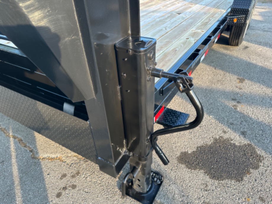 Low pro Gooseneck 8k axle  Gooseneck Trailers 