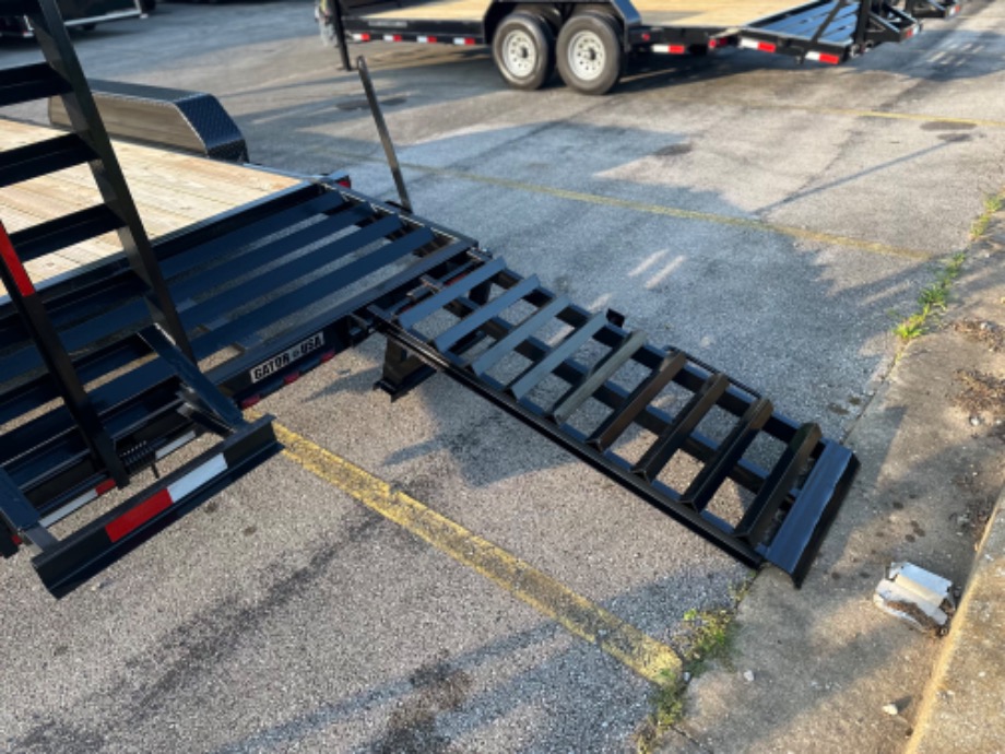 Low pro Gooseneck 8k axle  Gooseneck Trailers 