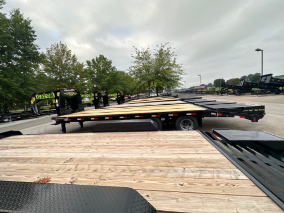 20+5 24.9k Gooseneck Elite  Gooseneck Trailers 