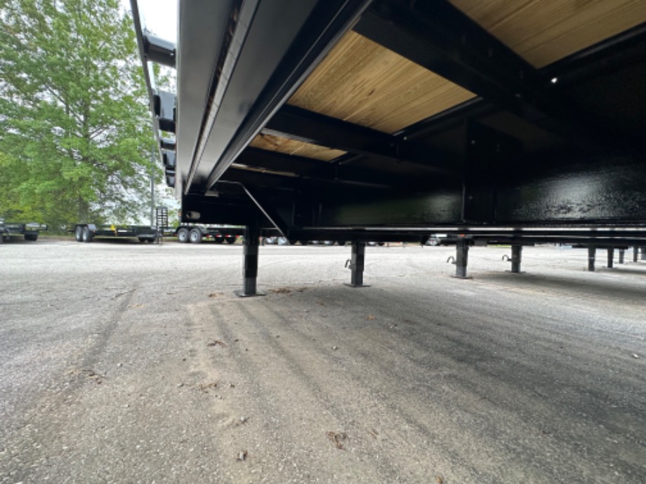 20+5 24.9k Gooseneck Elite  Gooseneck Trailers 