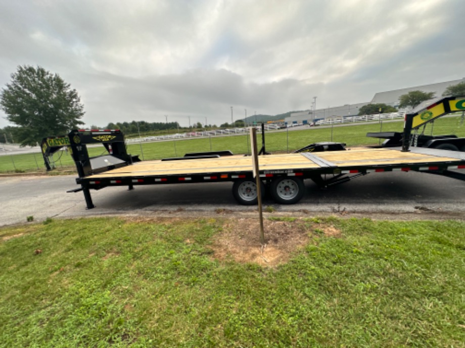 Gosoeneck Trailer For Sale 20+10 8k axle Big Foot Jacks  Gooseneck Trailers 