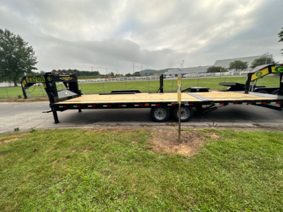 Gosoeneck Trailer For Sale 20+10 8k axle Big Foot Jacks  Gooseneck Trailers 