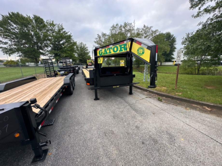 Gosoeneck Trailer For Sale 20+10 8k axle Big Foot Jacks  Gooseneck Trailers 