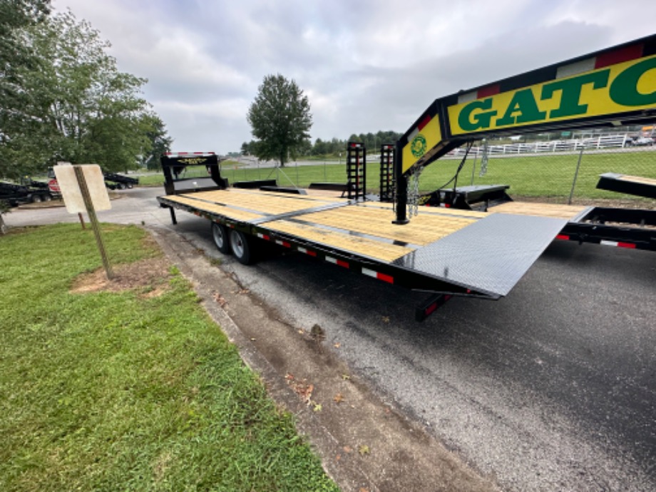 Gosoeneck Trailer For Sale 20+10 8k axle Big Foot Jacks  Gooseneck Trailers 