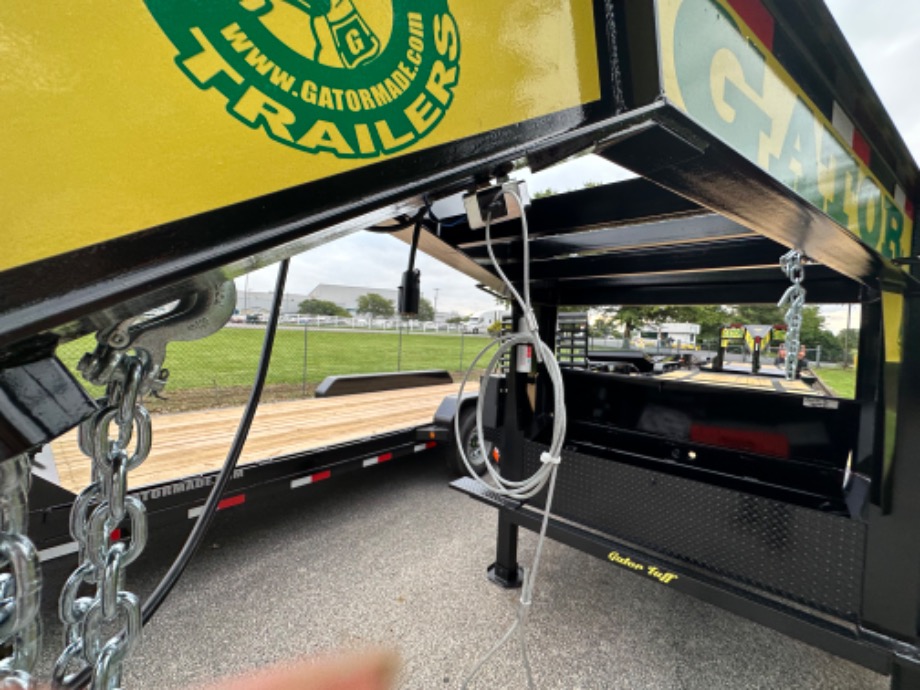 Gosoeneck Trailer For Sale 20+10 8k axle Big Foot Jacks  Gooseneck Trailers 