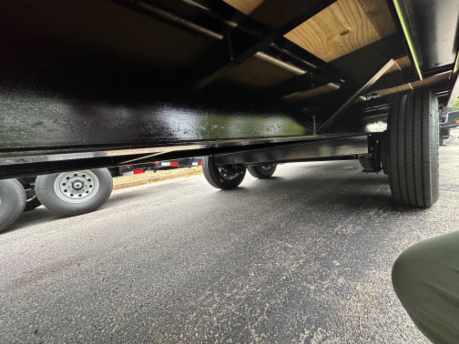 Gosoeneck Trailer For Sale 20+10 8k axle Big Foot Jacks  Gooseneck Trailers 