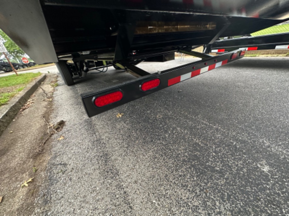 Gosoeneck Trailer For Sale 20+10 8k axle Big Foot Jacks  Gooseneck Trailers 